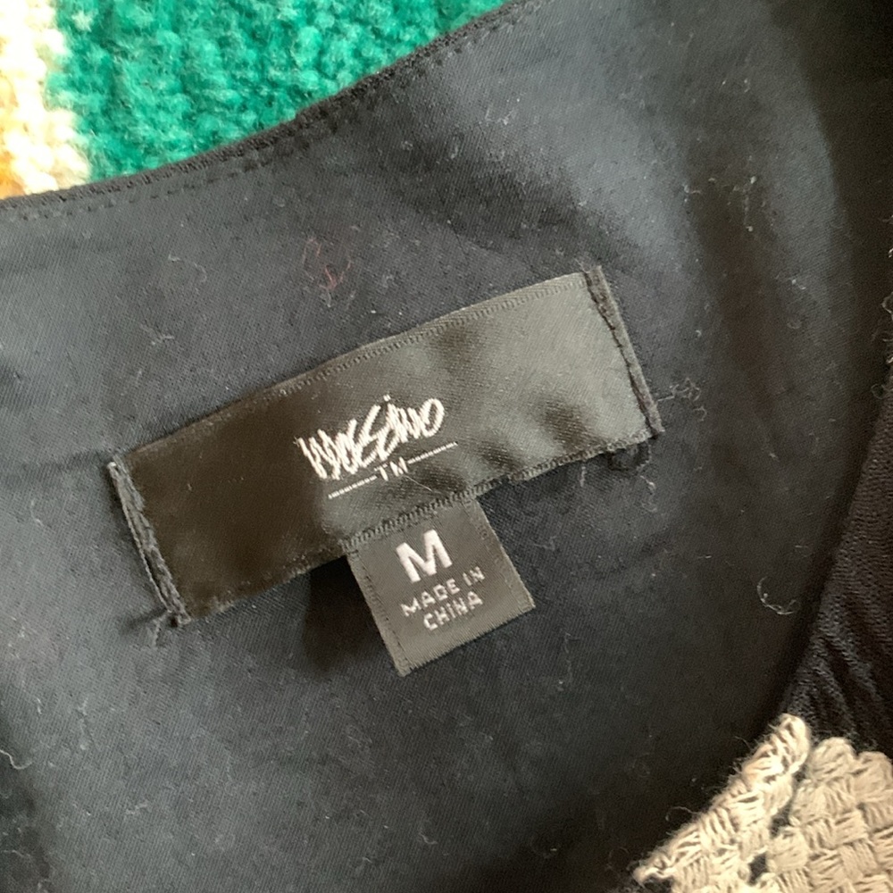 Embroidered peasant top jacket - Picture 3 of 8
